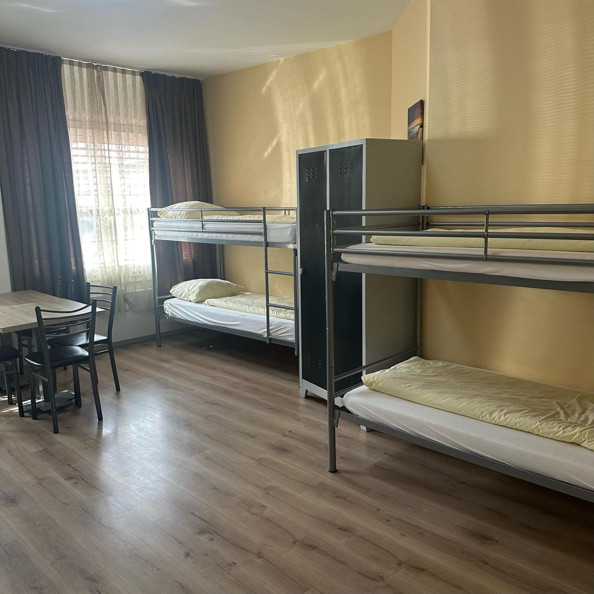 Budget Hostal *