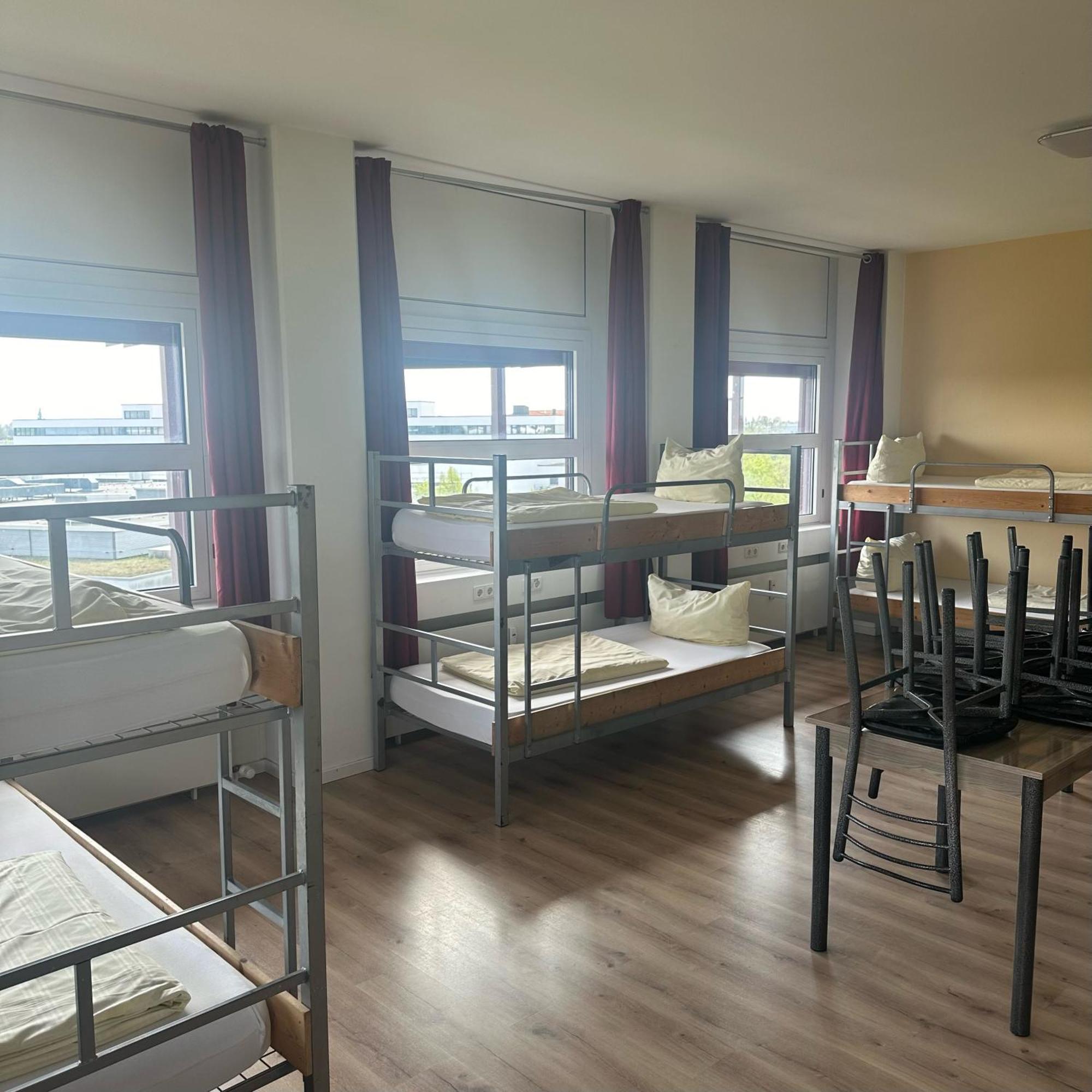 Budget Hostal *